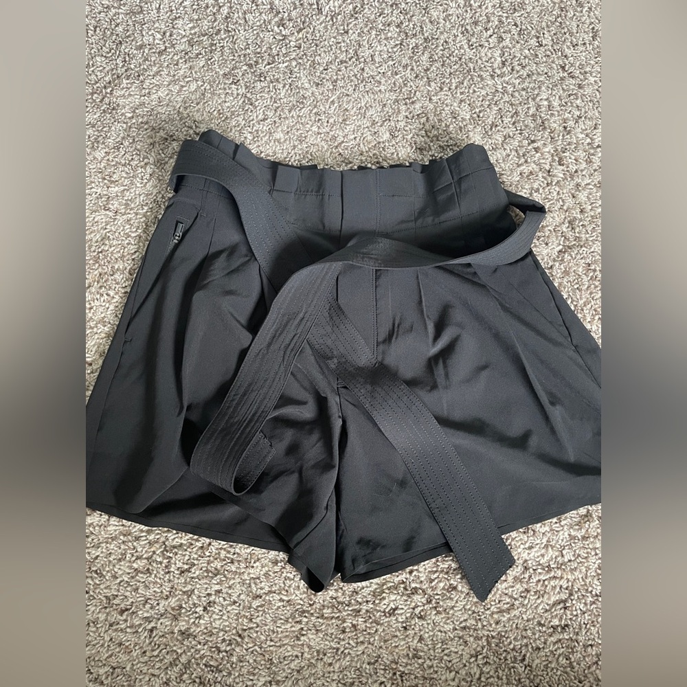 Athleta Tie Short
